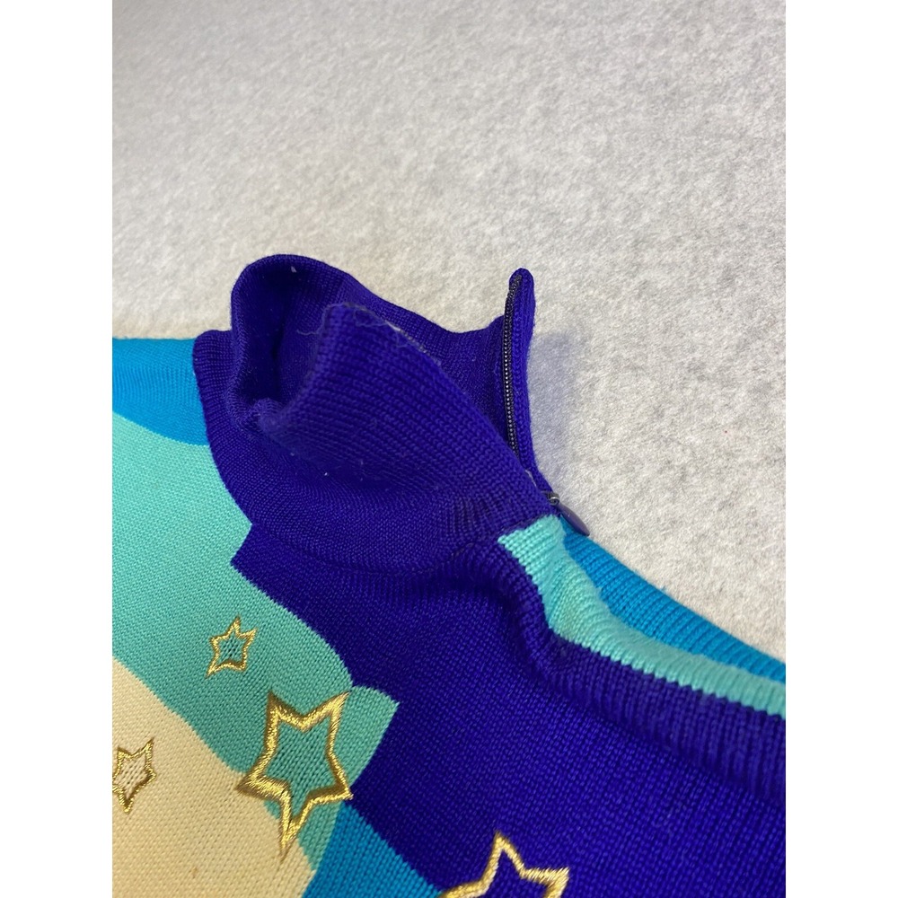 St‎ John Sweater Womens Small Blue Geometric Pullover Abstract Star Hearts Knit - Picture 11 of 12